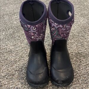 Bogs Kids Boots in Black and Purple